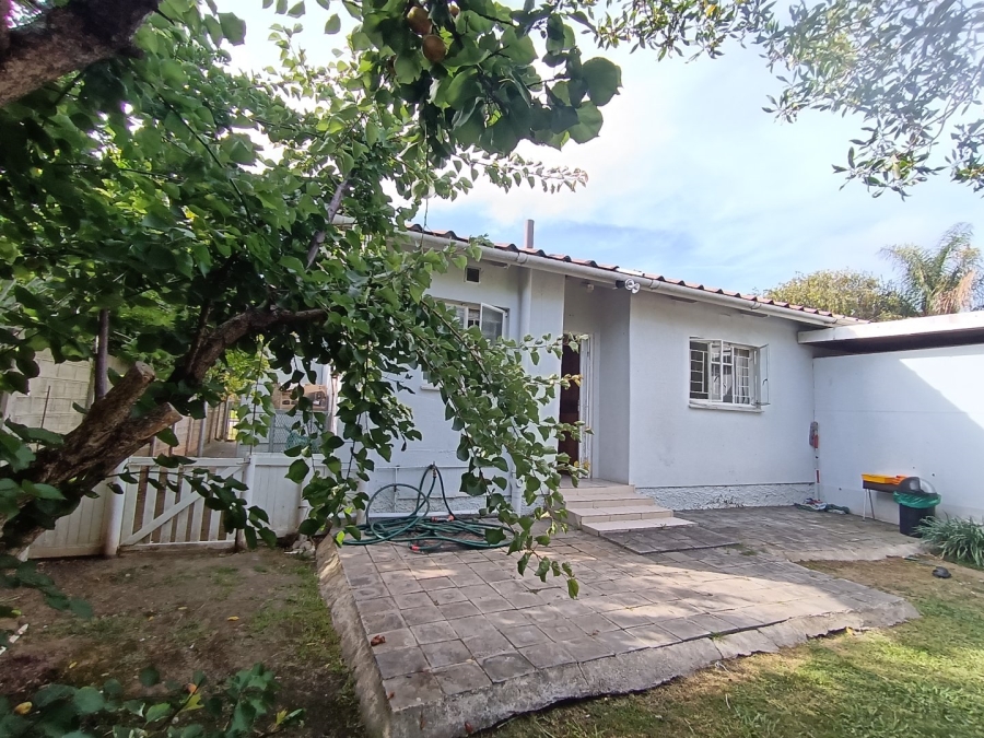 1 Bedroom Property for Sale in Bergsig Western Cape